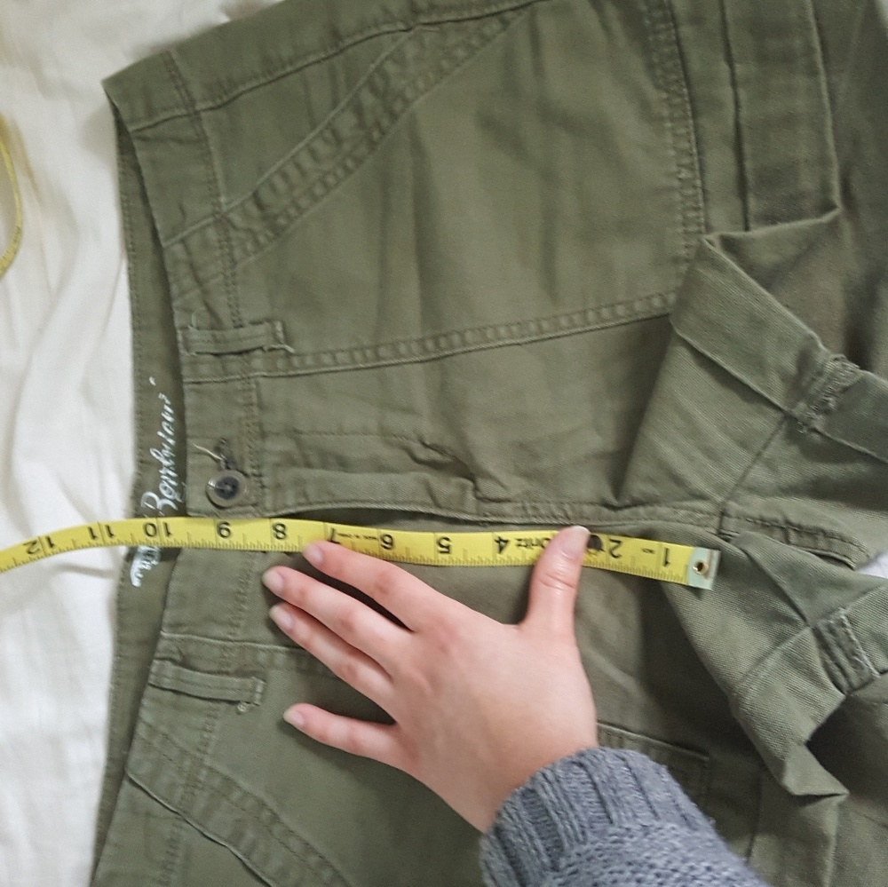 Old Navy Boyfriend Shorts - Picture 5 of 9